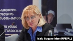 მაია მწარიაშვილი, მზია ამაღლობელის ადვოკატი