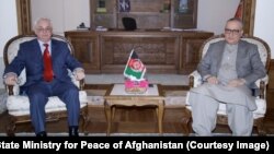 عبدالسلام رحیمی وزیر دولت در امور صلح افغانستان در دیدارش با الکساندر مانتیسکی سفیر روسیه در کابل