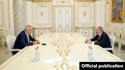 Встреча Пашиняна и Карапетяна в 2021 году