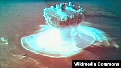 Первый подводный ядерный взрыв в СССР и первый ядерный взрыв на Новой Земле 21 сентября 1955 г. Испытание торпеды Т-5 мощностью 3,5 килотонны на глубине 12 м (бухта Чёрная)