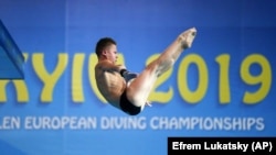 13-річний українець Олексій Середа став чемпіоном Європи зі стрибків у воду. Він став найкращим на 10-метровій вишці. Київ, 11 серпня 2019 року
