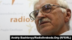 Вечір Різдвяних Василів у 1989 році започаткував дисидент, публіцист, громадський і культурний діяч Євген Сверстюк