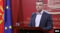 Министерот Дамјан Манчевски