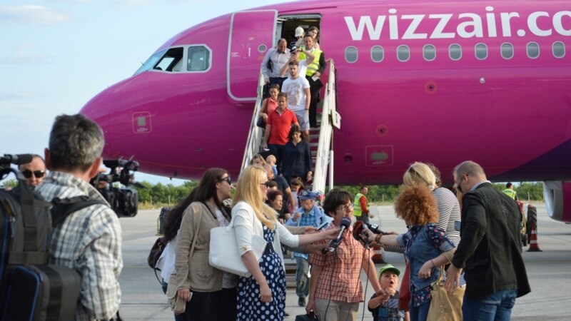 „Визер“ ги укинува летовите до Барселона и Лондон 