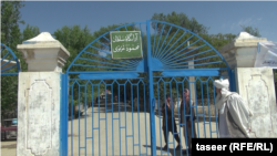 د سلطان محمود غزنوي د زیارت دروازه.
عکس حبیب الرحمن تأثیر اخېستی.