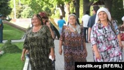 Озодлик сўровидан¸ Ислом Каримовнинг ўзбек онахонлари орасидаги эътибори анча баланддек кўринади...