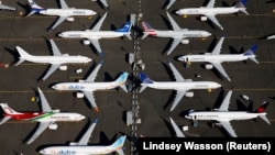 Aeroplanët e llojit, 737 Max, të prodhuar nga Boeing.