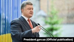 Президент України Петро Порошенко під час прес-конференції. 3 червня 2016 року