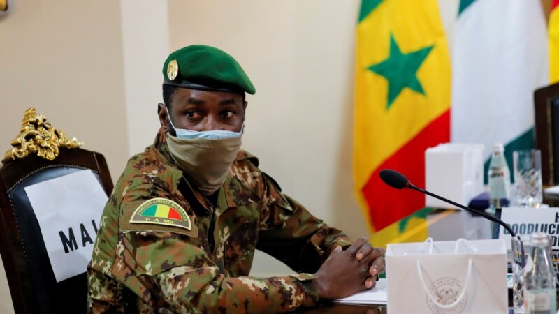 Малиның вакытлы президентына намаз вакытында пычак белән һөҗүм иткәннәр