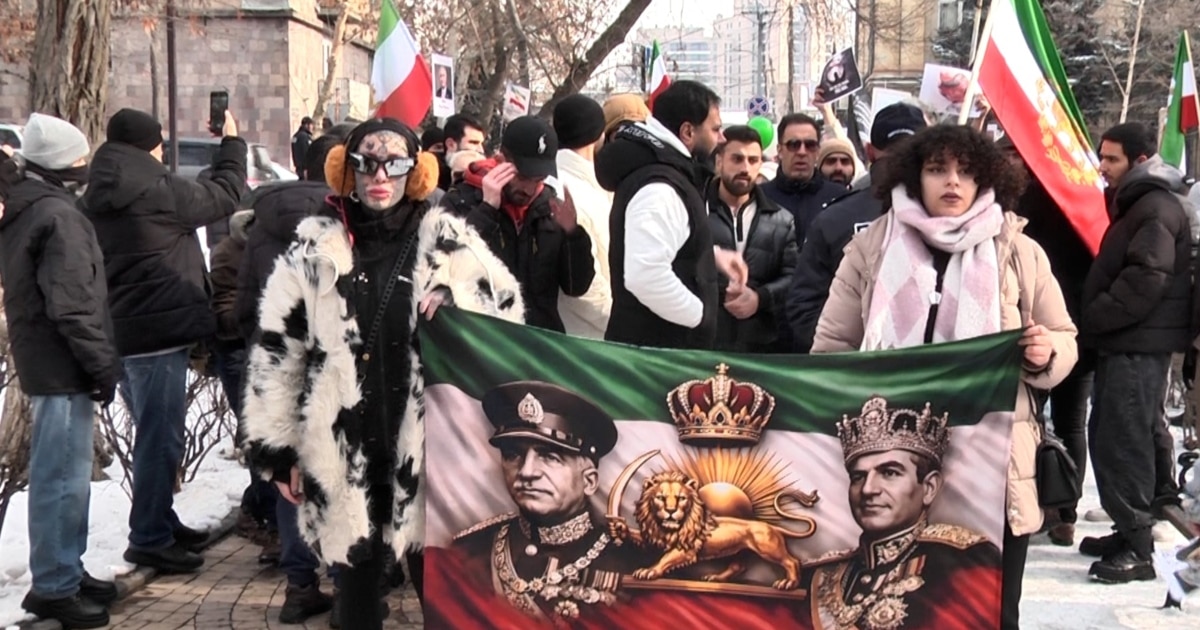 Iranians In Armenia ‘Warned Against Protesting’