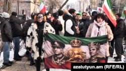 Armenia - Iranians protest outside the Iranian Embassy in Yerevan.