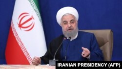 حسن روحانی می‌گوید: وقتی آمریکا از برجام بیرون رفت، تصمیم اولیه این بود که ما هم بلافاصله از برجام خارج شویم 