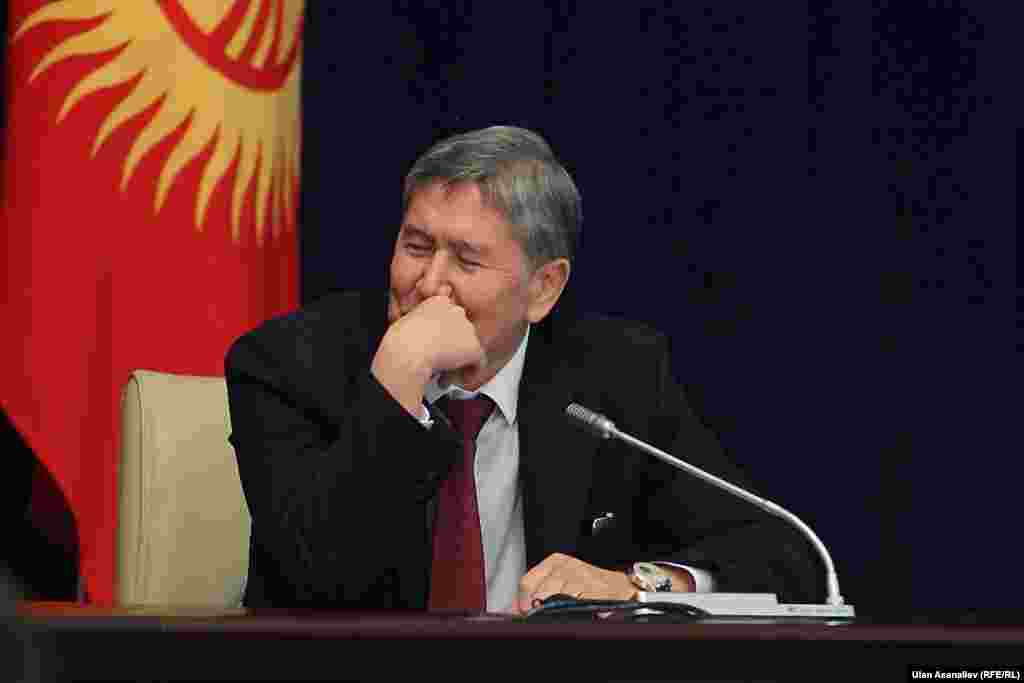 Президент КР Алмазбек&nbsp;Атамбаев тоже любит пошутить