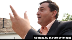 Mészáros Lőrincet kérdezte Hatvanpusztáról is Ferenczi Krisztina az Átlátszó 2012-ben készített interjújában