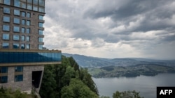 15-16 маусым күндері "Бейбітшілік саммиті" өтетін Швейцарияның Люцерн кантонындағы Бюргеншток курорты.