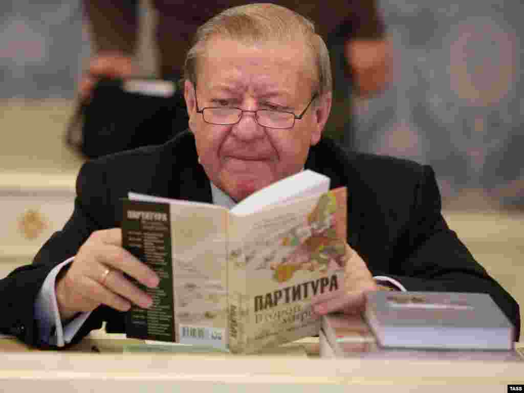 В Москве прошло первое заседание Комиссии при президенте РФ по противодействию фальсификации истории в ущерб интересам России. На фото: заместитель секретаря Совета Безопасности РФ Валентин Соболев 