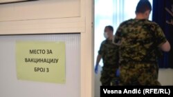 Vakcinacija vojnika u centru na Dedinju, Beograd, maj 2021
