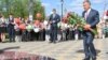 Татарстан президенты Рөстәм Миңнеханов Әстерханда Тукай һәйкәленә чәчәк салды