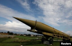 The INF pact bans deploying ground-launched cruise and ballistic missiles with a range of between 500 and 5,000 kilometers, such as this Soviet-era projectile. (file photo)