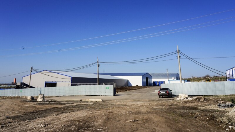Аксенов сказал, что мешает открытию завода по сортировке мусора в Симферополе