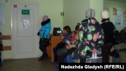 Ижевск. Больные дети в очереди к врачу