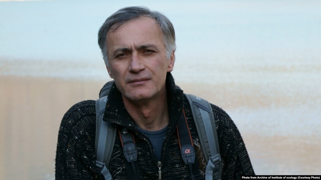 Роман Дбар