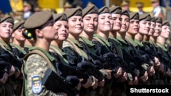 Женщины-военные на параде ко Дню независимости Украины, 2018 год