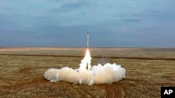 Пуск российской ракеты "Искандер-К"