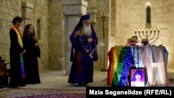 ღვთისმსახურება ტრანსგენდერი ქალ ლიკას ხსოვნისთვის. მშვიდობის კათედრალი