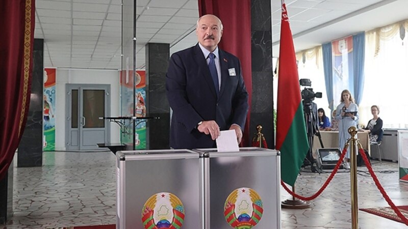 Лукашэнка забараніў выкарыстоўваць спонсарскую дапамогу на «экстрэміскую дзейнасьць і выбарчыя кампаніі»