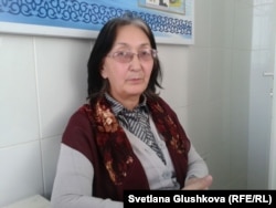 2014 жылы Балқаш қаласындағы психиатриялық ауруханаға күшпен емдеу үшін екі мәрте жатқызылған құқық қорғаушы Зинаида Мухортова.