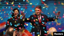 Зоран Милановиќ ја прославува изборната победа