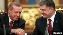 Recep Erdoğan ve Petro Poroşenko Kiyev körüşüvinde