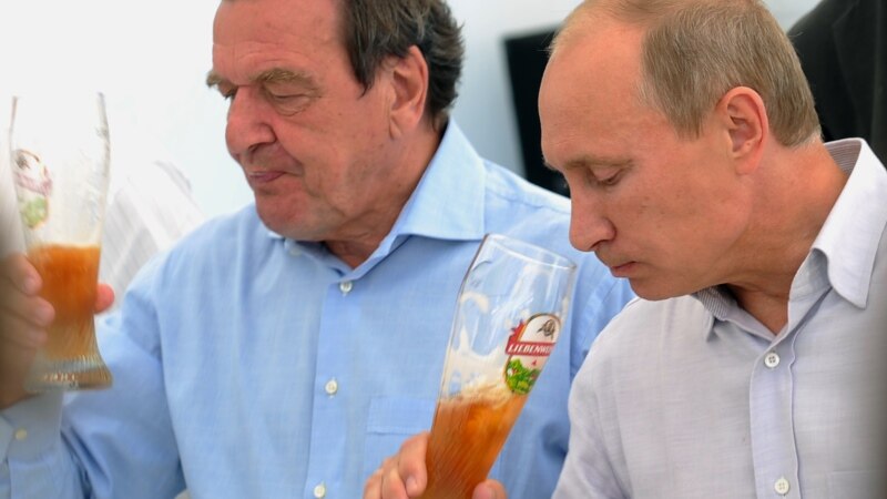 ‘Putinə yaxın’ keçmiş Almaniya kanslerinin ofisi əlindən alınır