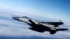 Американский самолет F-15 над Литвой