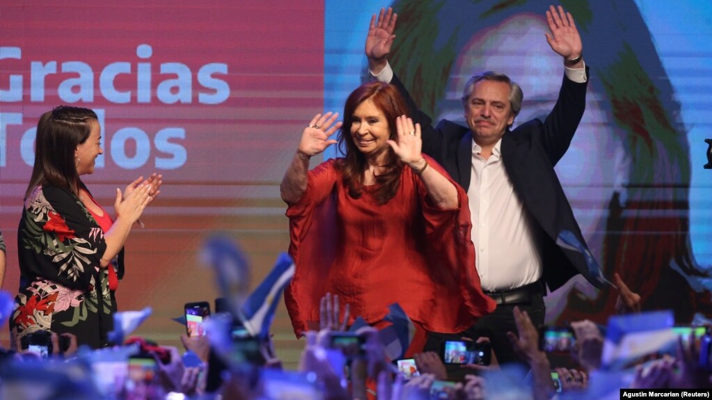 آلبرتو فرناندز، رئیس‌جمهور جدید آرژانتین، کریستینا فرناندز، رئیس‌جمهور پیشین آرژانتین را به عنوان معاون خود انتخاب کرده است. 