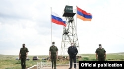 Armenia -- President Armen Sarkissian (second from right) visits a Russian-Armenian border guard post on Armenia's border with Turkey, July 4, 2020.