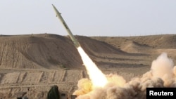 شلیک آزمایشی موشک «فاتح- ۱۱۰» که مقام‌های اطلاعاتی اسرائیل می‌گویند ایران قصد دارد برای جنگ اوکراین تحویل روسیه بدهد