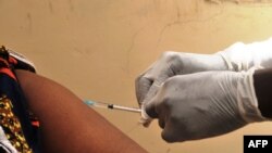 Campania de vaccinare anti EBOLA , Guineea, martie 2015.