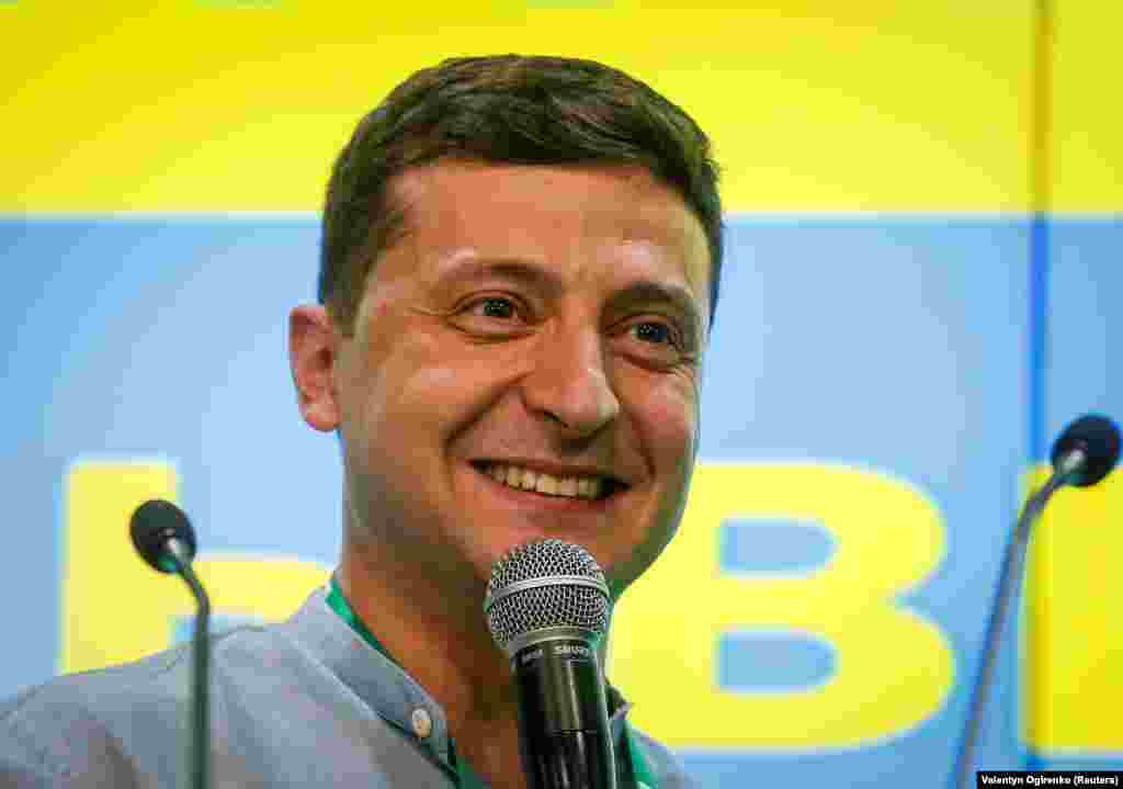 Ukrainian President Volodymyr Zelenskiy congratulates his party members and the people of Ukraine as the early exit poll numbers are announced. (Reuters/Valentyn Ogirenko)