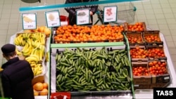 Овощной отдел супермаркета в Калининграде