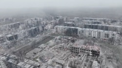 Пошкоджені будівлі в Мирнограді, Донецька область