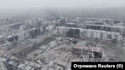 Пошкоджені будівлі в Мирнограді, Донецька область