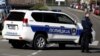 Polijski službenik i automobil, ilustrativna fotografija