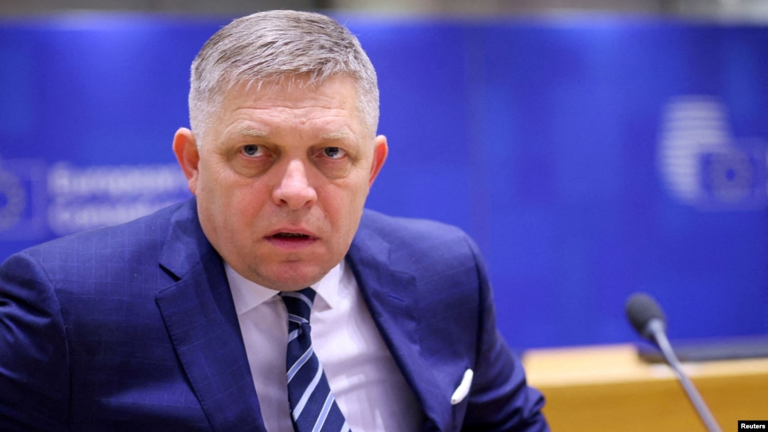 Premierul Slovaciei, Robert Fico, a fost împușcat și rănit grav pe 15 mai într-o tentativă de asasinat, în orașul Handlová din centrul țării. 