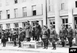 Польшадан каратылып алынган Брест шаарындагы нацисттик жана советтик аскерлердин достук парады. 22.9.1939. 