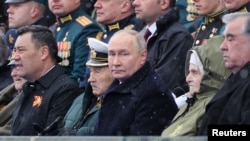 Popularitatea lui Vladimir Putin ar scădea dacă Rusia ar impune o nouă mobilizare generală, spun apropiații săi. 