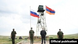 Armenia -- President Armen Sarkissian (second from right) visits a Russian-Armenian border guard post on Armenia's border with Turkey, July 4, 2020. 