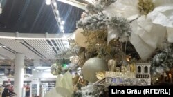 Bradul de Crăciun în Aeroportul Internațional Chișinău