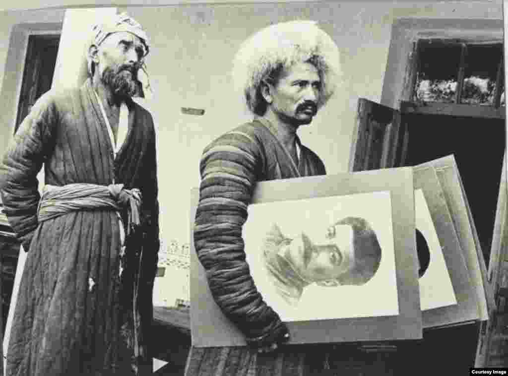 Ўзбекистон, 1930-йилларнинг биринчи ярми — Сталин шахсиятига сиғиниш вужудга кела бошлаган давр.